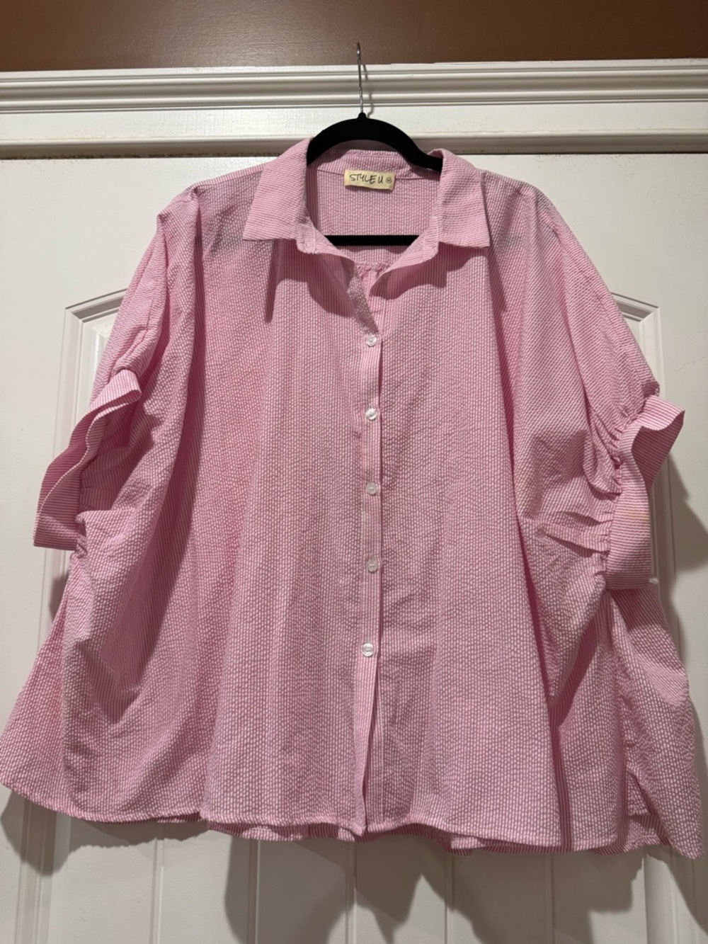 Relaxed Pink Button-Down Seersucker Shirt - Studio